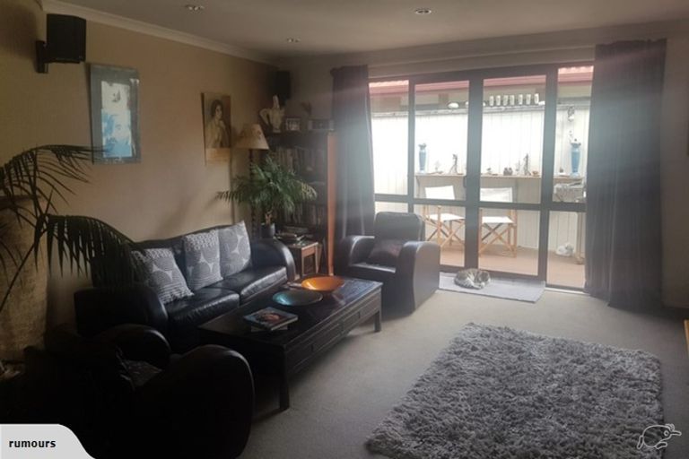 Photo of property in 28 Rimu Street, Waikanae, 5036
