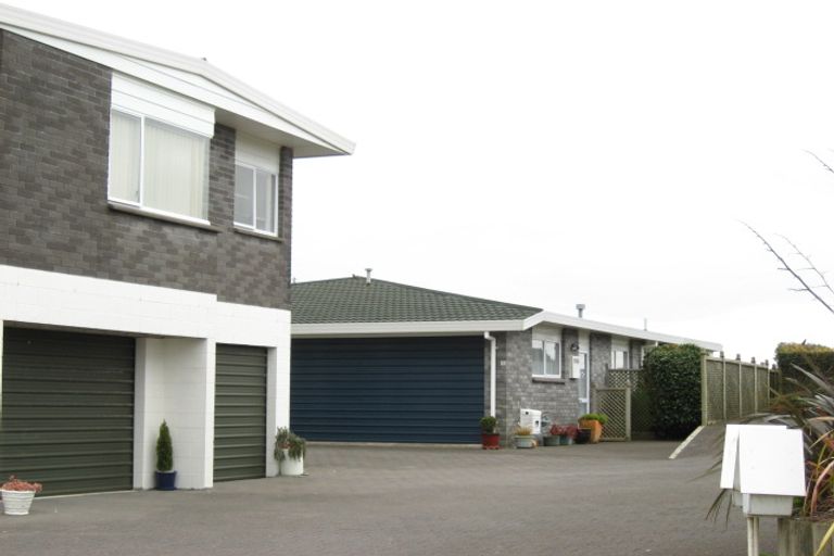 Photo of property in 2/13 Chatswood Grove, Fitzroy, New Plymouth, 4312