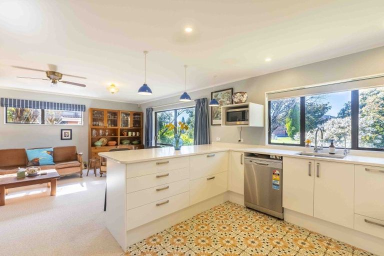 Photo of property in 3 The Avenue, Paraparaumu Beach, Paraparaumu, 5032