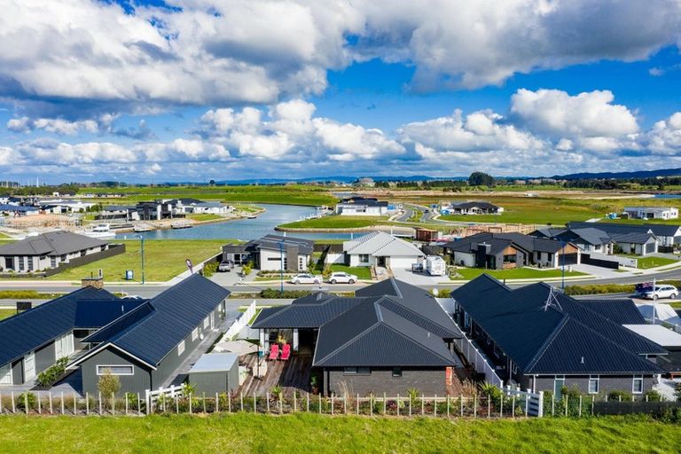 Photo of property in 62 Stace Hopper Drive, One Tree Point, 0118