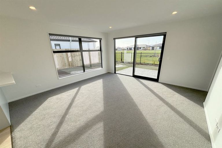 Photo of property in 2 Riroriro Lane, Halswell, Christchurch, 8025