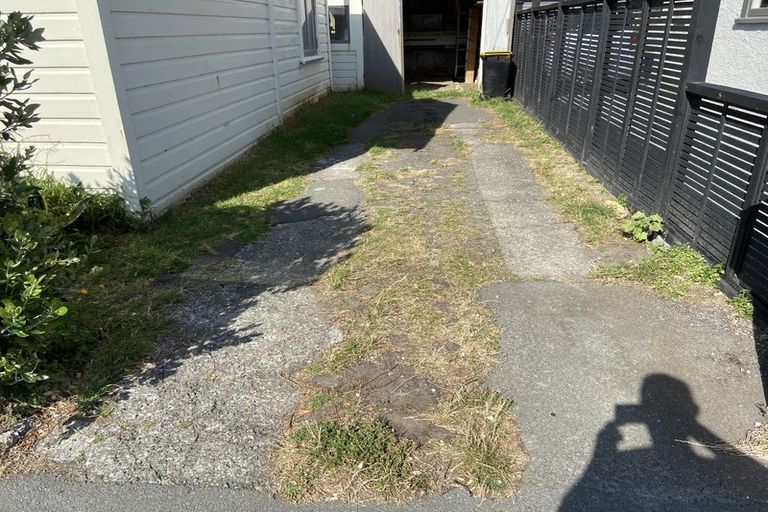 Photo of property in 168 Breaker Bay Road, Breaker Bay, Wellington, 6022