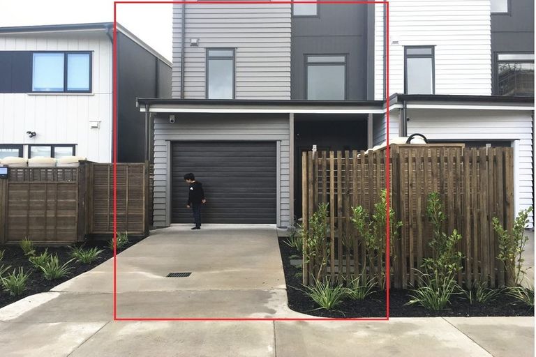 Photo of property in 83a Hobsonville Point Road, Hobsonville, Auckland, 0616