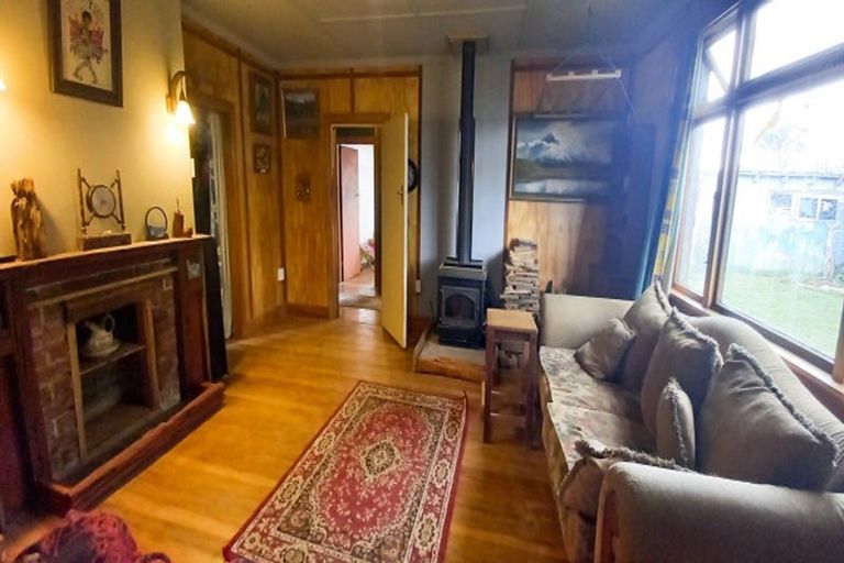 Photo of property in 17 Settlement Road, Papatotara, Tuatapere, 9691