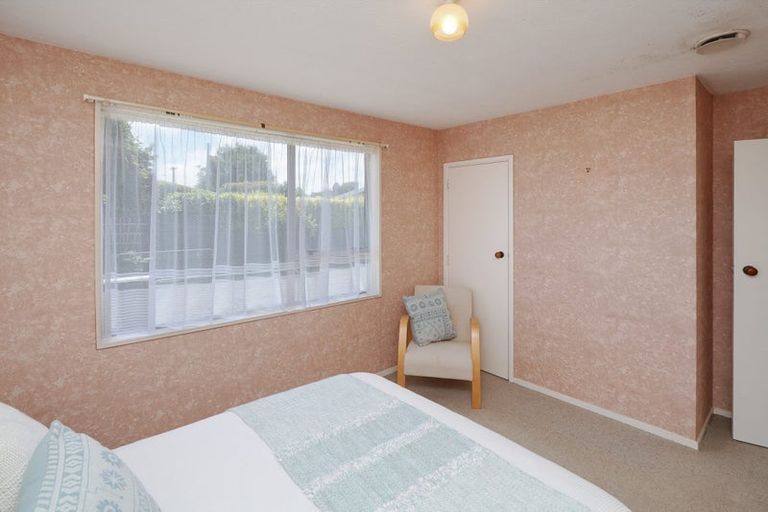 Photo of property in 76 Main North Road, Woodend, 7610