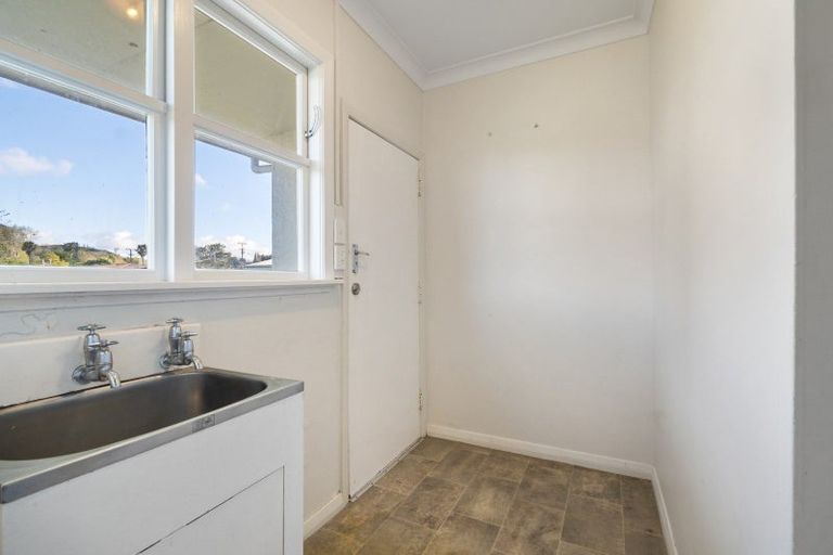 Photo of property in 14 Gordon Terrace, Hunterville, 4730