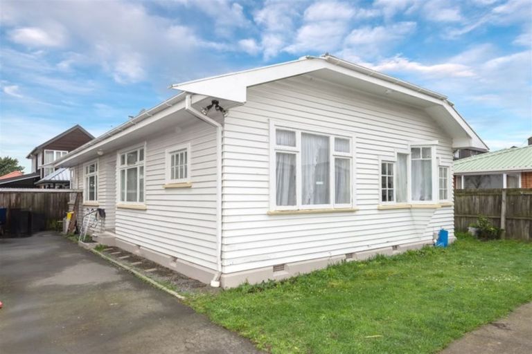 Photo of property in 3 Broadbent Street, Riccarton, Christchurch, 8041