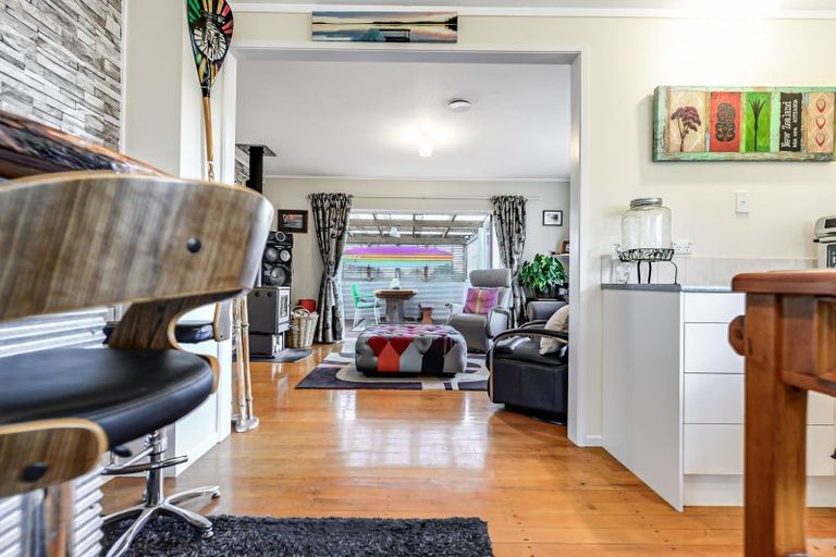 Photo of property in 2 Point Street, Raglan, 3225