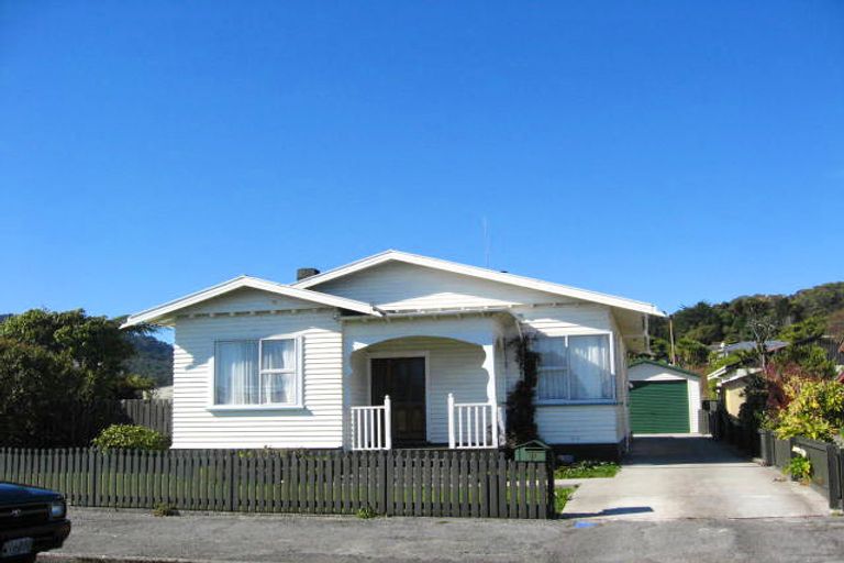 Photo of property in 37 Milton Road, Greymouth, 7805