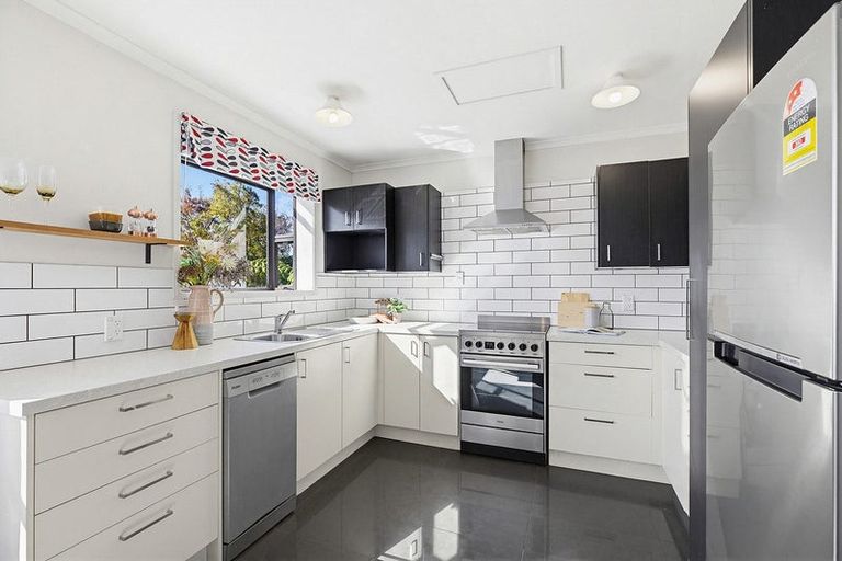 Photo of property in 3 Tedder Way, Karori, Wellington, 6012