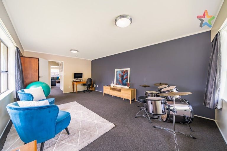 Photo of property in 25 Waddington Drive, Naenae, Lower Hutt, 5011