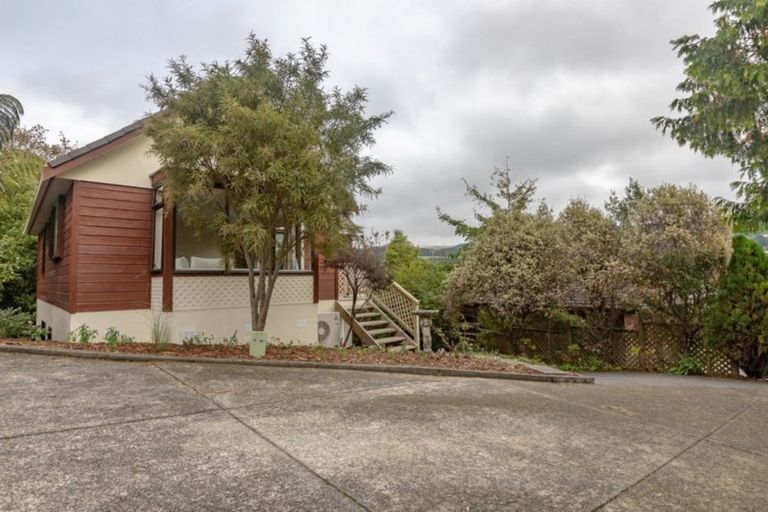 Photo of property in 13 Duncan Street, Tawa, Wellington, 5028