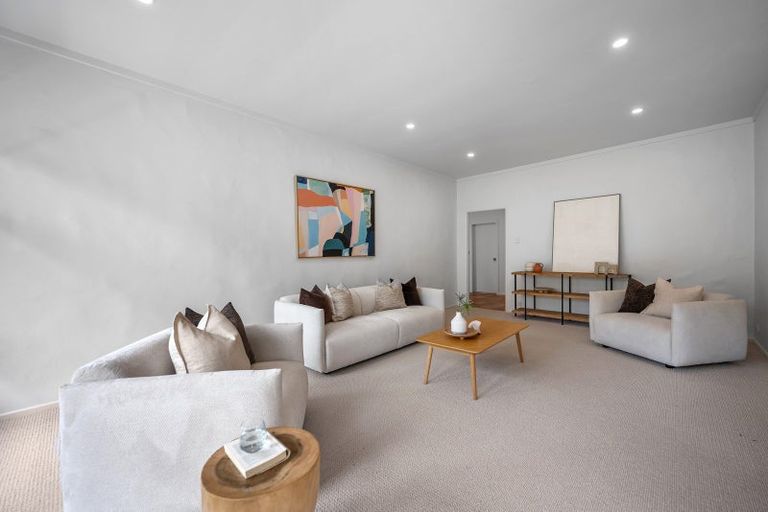 Photo of property in 194 Onewa Road, Birkenhead, Auckland, 0626