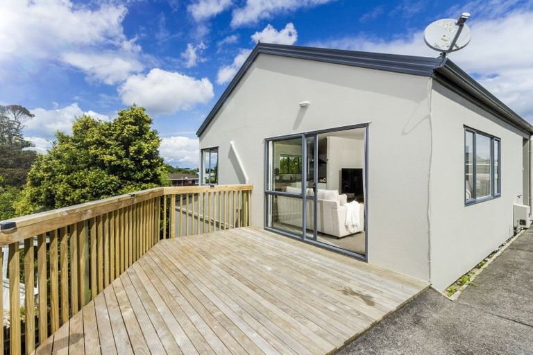 Photo of property in 9l View Road, Glenfield, Auckland, 0627