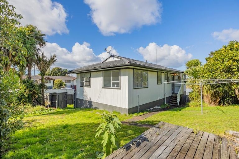 Photo of property in 47 Helena Street, Massey, Auckland, 0614