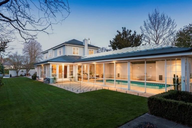 Photo of property in 9 Waiwetu Street, Fendalton, Christchurch, 8052