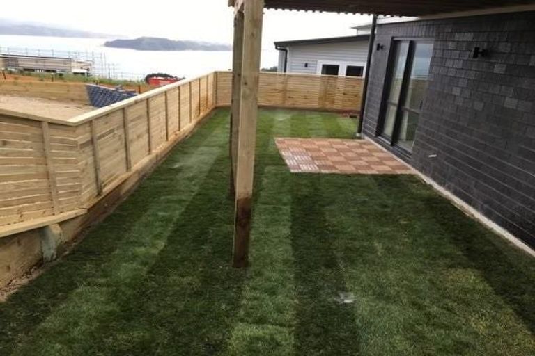 Photo of property in 85 Spenmoor Street, Newlands, Wellington, 6037