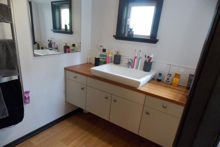 Photo of property in 13 Barton Terrace, Thorndon, Wellington, 6011