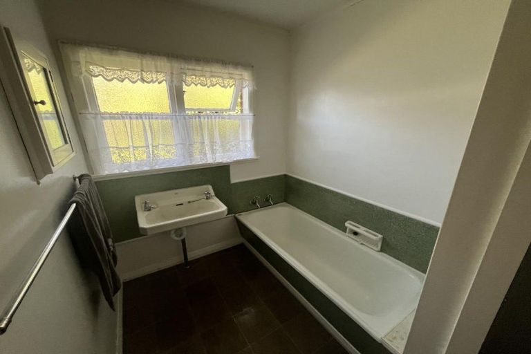 Photo of property in 14 Burton Avenue, Whanganui East, Whanganui, 4500