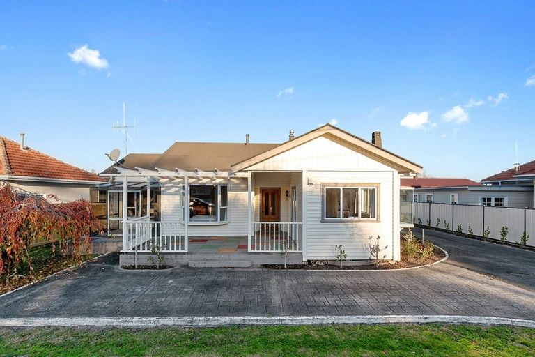 Photo of property in 11 Windsor Road, Maeroa, Hamilton, 3200