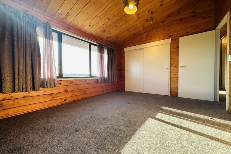 Photo of property in 11a Pendene Place, Forrest Hill, Auckland, 0620