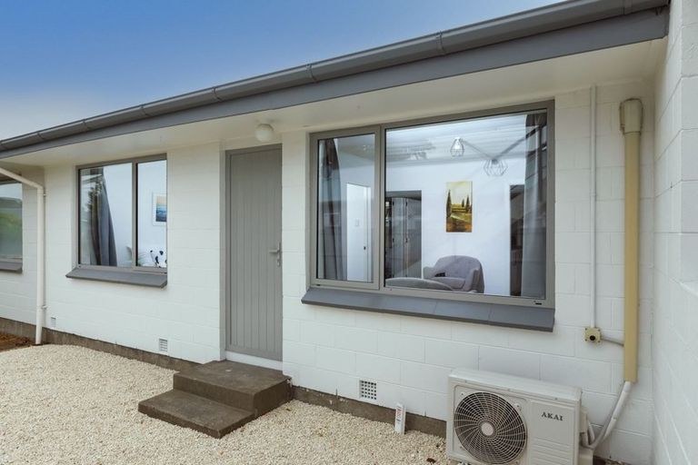 Photo of property in 2/52 North Avon Road, Richmond, Christchurch, 8013