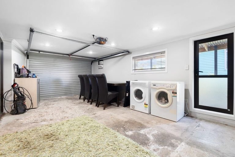 Photo of property in 11 Fordham Street, Beach Haven, Auckland, 0626