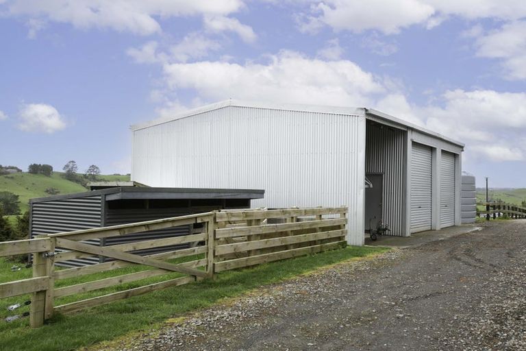 Photo of property in 350 Awai Road, Tarurutangi, New Plymouth, 4372