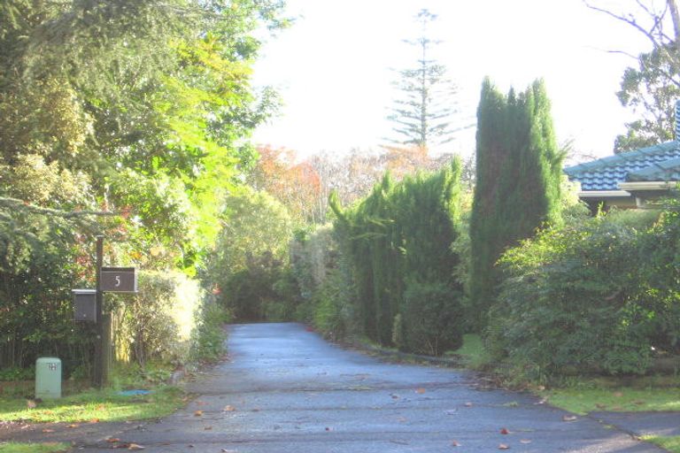 Photo of property in 5 Elimar Drive, Sunnyhills, Auckland, 2010