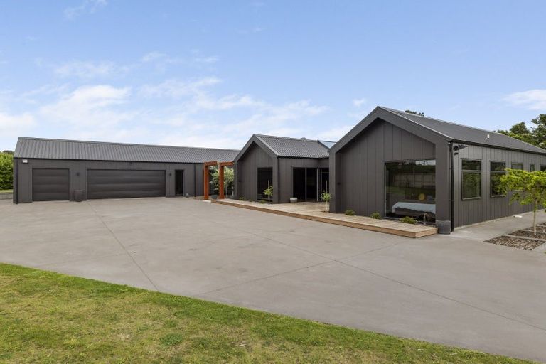 Photo of property in 9b Cross Street, Lepperton, New Plymouth, 4373