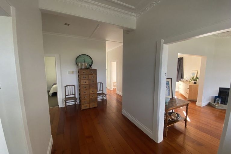 Photo of property in 16 Grosvenor Terrace, Thorndon, Wellington, 6011