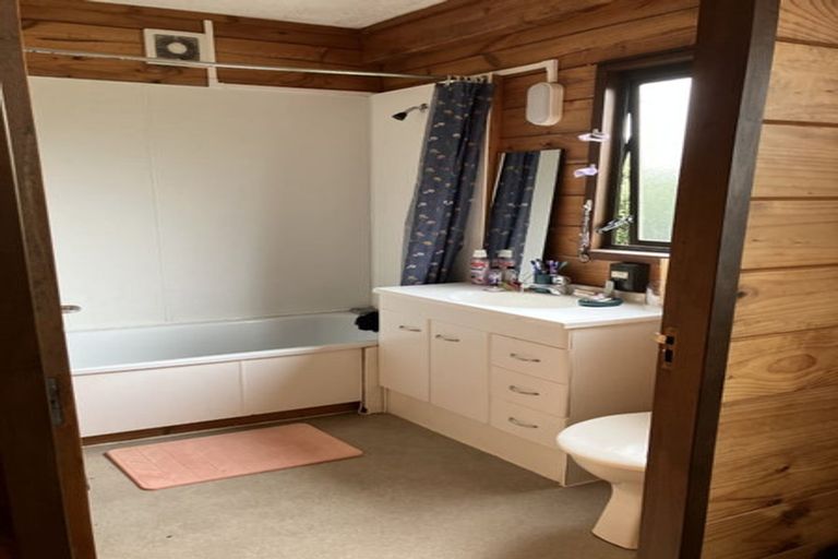 Photo of property in 4/52 Kelburn Parade, Kelburn, Wellington, 6012