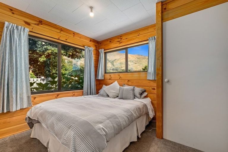 Photo of property in 48 Meadowstone Drive, Wanaka, 9305