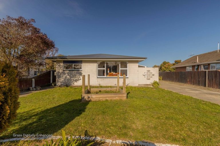 Photo of property in 6 Besant Place, Avondale, Christchurch, 8061