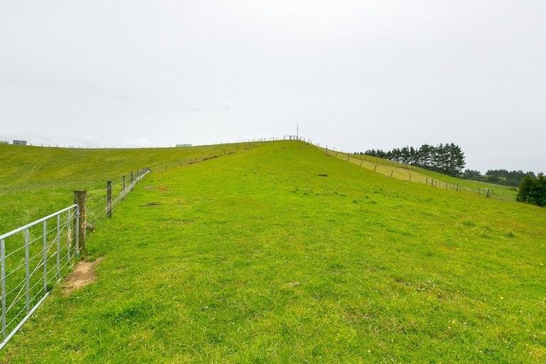 Photo of property in 184 Everett Road, Everett Park, New Plymouth, 4373