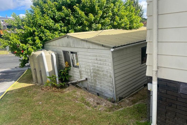 Photo of property in 68 Reynella Drive, Massey, Auckland, 0614