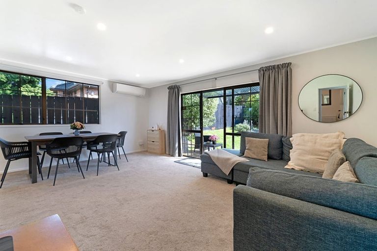 Photo of property in 15 Denarius Lane, Glendene, Auckland, 0602