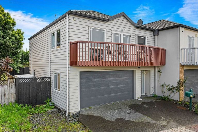 Photo of property in 147a Hobsonville Road, West Harbour, Auckland, 0618