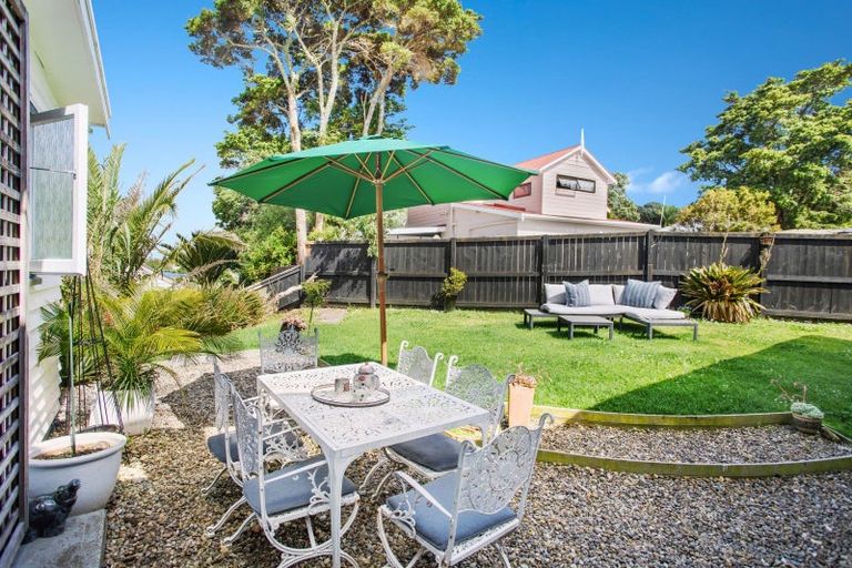 Photo of property in 6 Beresford Street, Russell, 0202