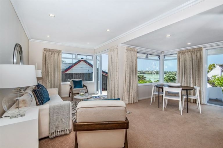 Photo of property in 1/8 Lansdowne Street, Bayswater, Auckland, 0622