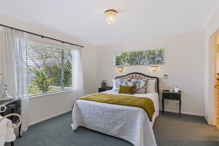 Photo of property in 6 Edna Wills Place, Hawera, 4610