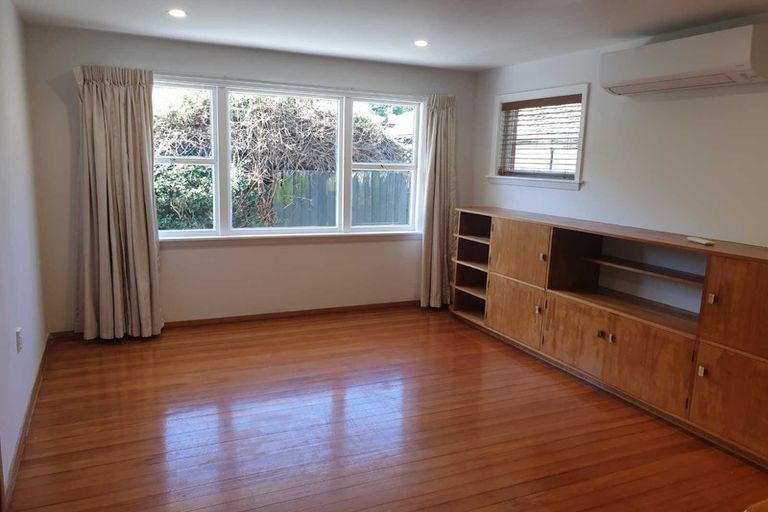 Photo of property in 6 Oakdale Street, Avonhead, Christchurch, 8042