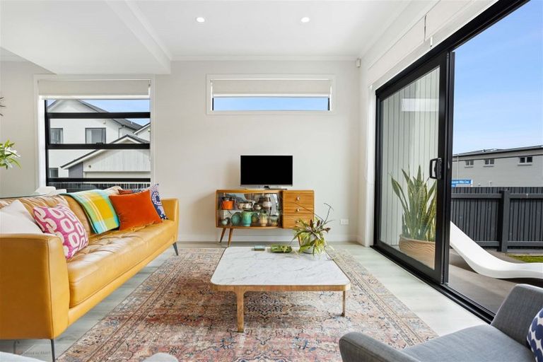 Photo of property in 19 Frank Gill Road, Hobsonville, Auckland, 0616