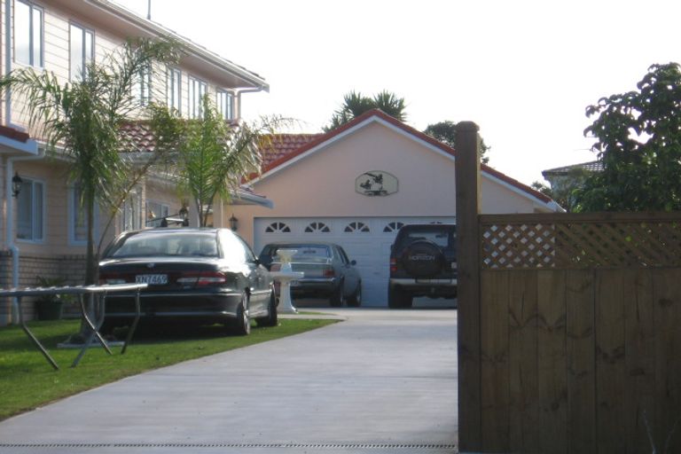 Photo of property in 19 Patons Road, Howick, Auckland, 2014