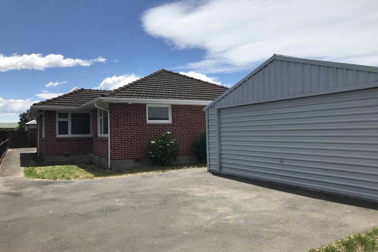 Photo of property in 122 Maidstone Road, Ilam, Christchurch, 8041