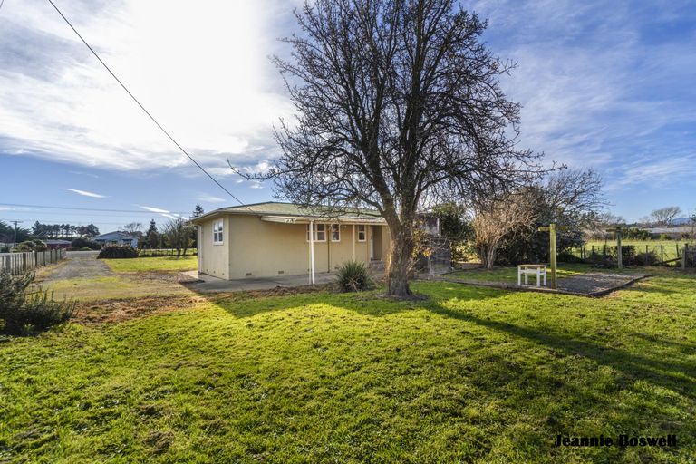 Photo of property in 582-588 Napier Road, Whakarongo, Palmerston North, 4470
