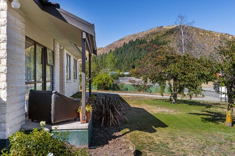 Photo of property in 18 Benmore Place, Omarama, 9412