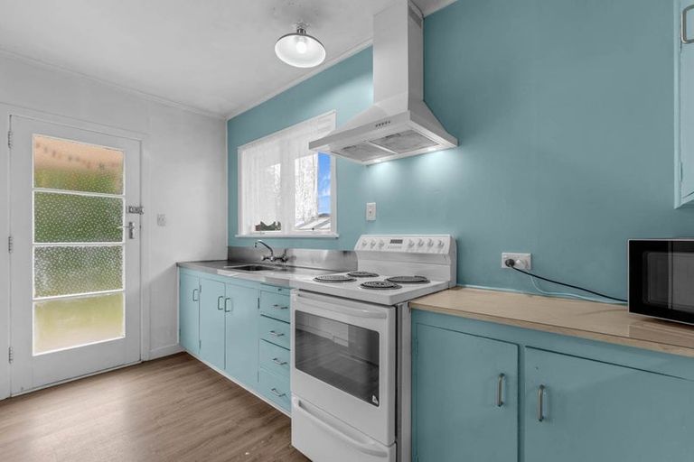 Photo of property in 77 Birdwood Avenue, Papatoetoe, Auckland, 2025