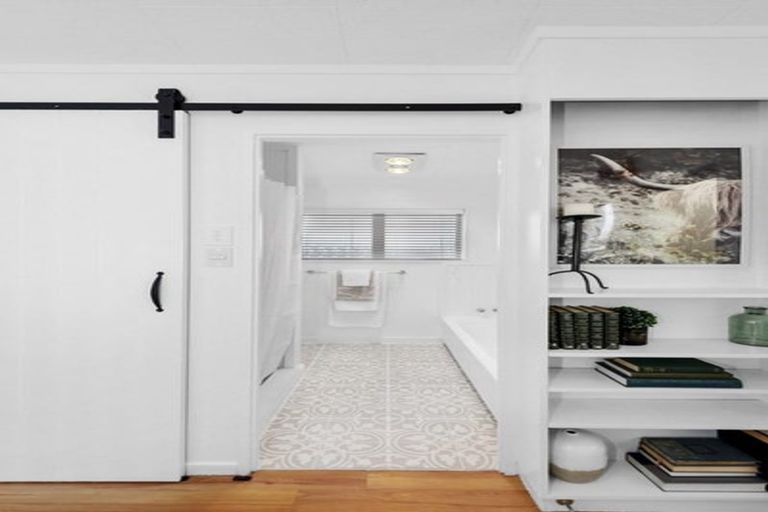 Photo of property in 24 Garland Drive, St Andrews, Hamilton, 3200