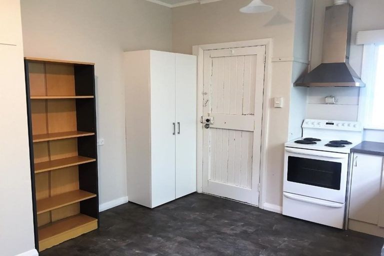 Photo of property in 9 Upper Lewisville Terrace, Thorndon, Wellington, 6011